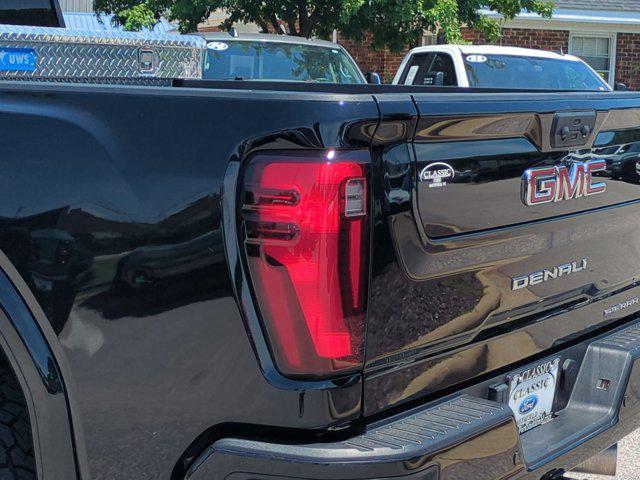 2025 GMC Sierra 2500HD 4WD Crew Cab Standard Bed Denali