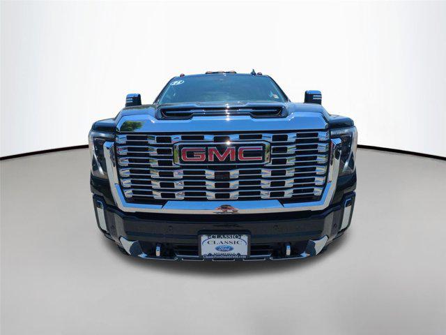 2025 GMC Sierra 2500HD 4WD Crew Cab Standard Bed Denali
