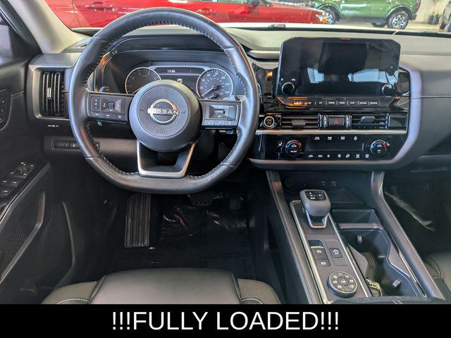 2023 Nissan Pathfinder SL 4WD