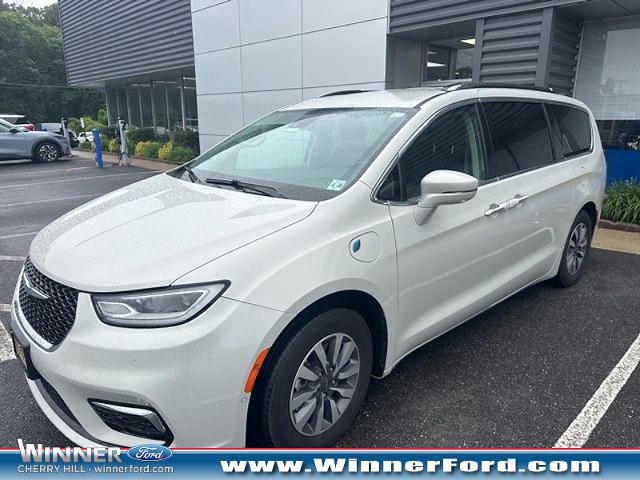 2021 Chrysler Pacifica Hybrid Touring L for sale in Cherry Hill, NJ
