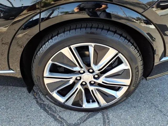 2025 Cadillac iQ Luxury 3 RWD