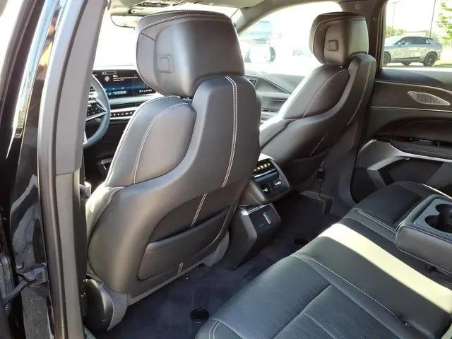 2025 Cadillac iQ Luxury 3 RWD