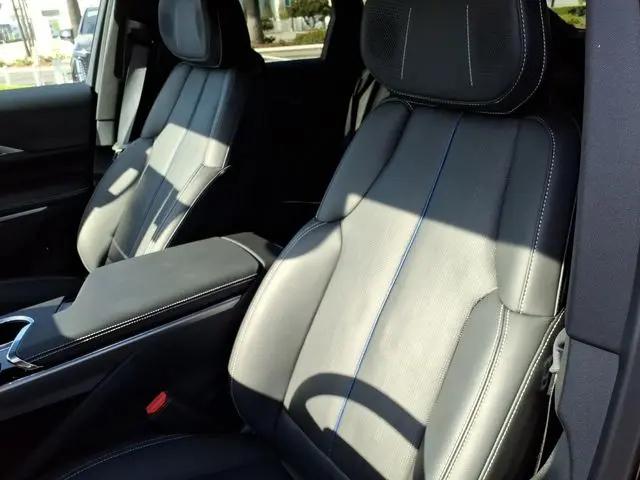 2025 Cadillac iQ Luxury 3 RWD