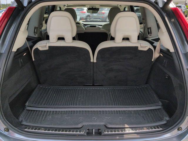 2019 Volvo XC90 T6 Momentum