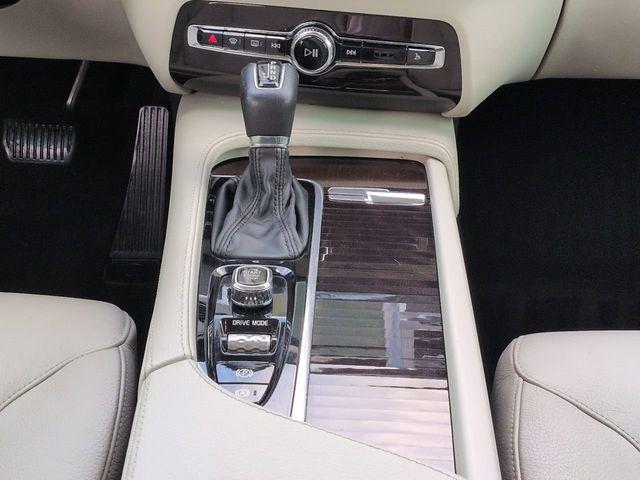 2019 Volvo XC90 T6 Momentum
