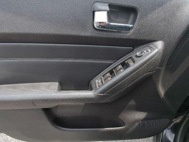 2009 HUMMER H3 Base