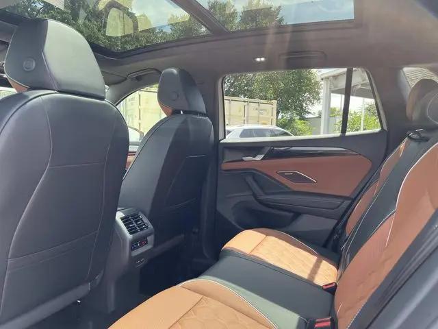 2026 Volkswagen Tiguan SEL R-Line Turbo