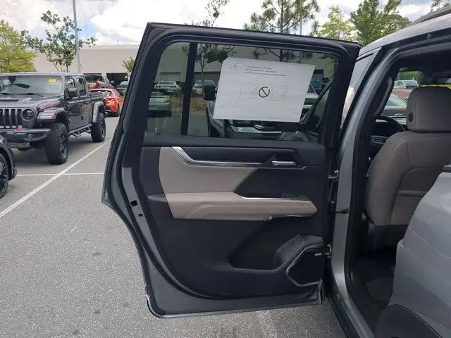 2026 GMC Acadia Elevation FWD