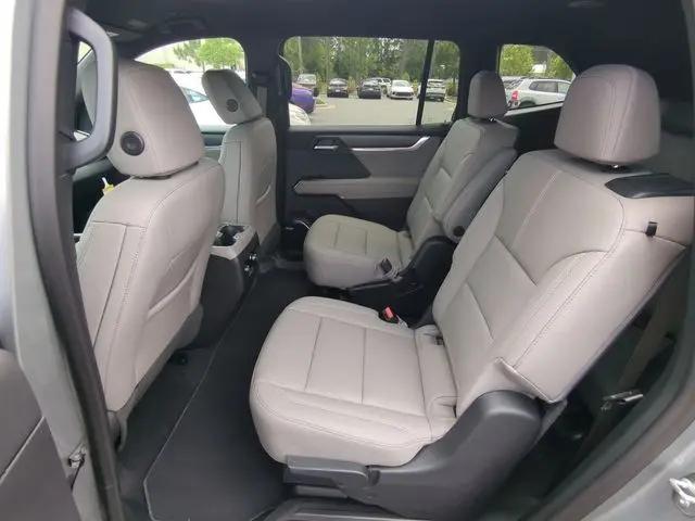 2026 GMC Acadia Elevation FWD