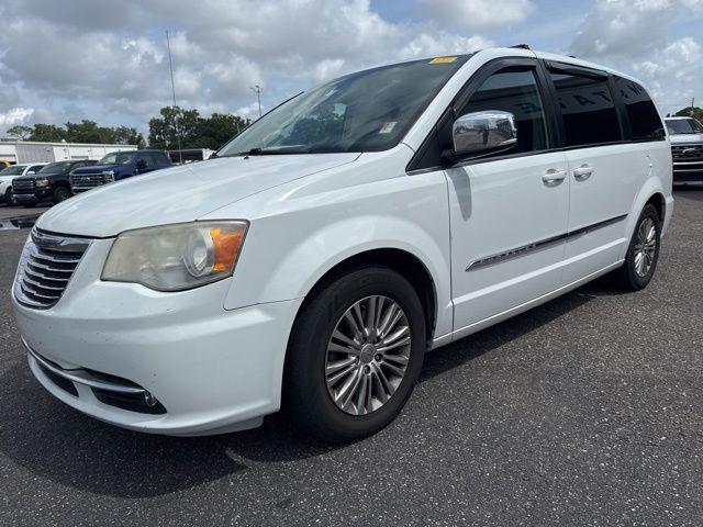2015 Chrysler Town & Country Touring-L