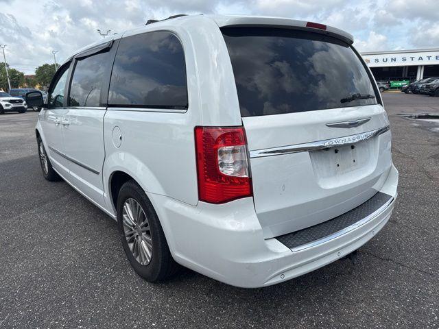 2015 Chrysler Town & Country Touring-L