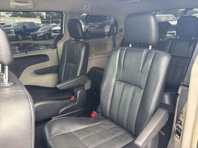 2015 Chrysler Town & Country Touring-L