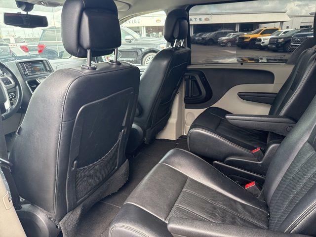 2015 Chrysler Town & Country Touring-L