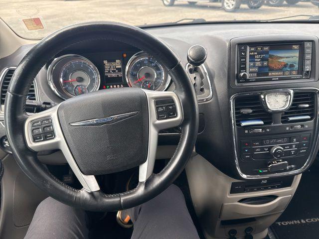 2015 Chrysler Town & Country Touring-L