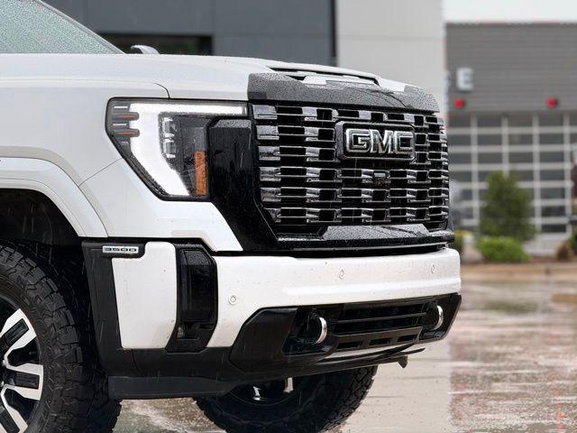 2025 GMC Sierra 3500HD 4WD Crew Cab Standard Bed Denali Ultimate
