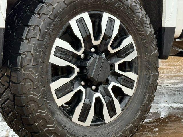 2025 GMC Sierra 3500HD 4WD Crew Cab Standard Bed Denali Ultimate