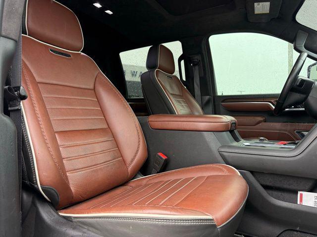 2025 GMC Sierra 3500HD 4WD Crew Cab Standard Bed Denali Ultimate