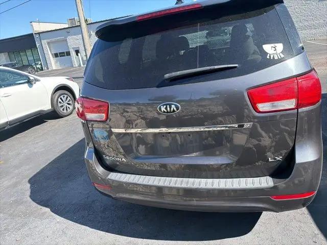 2017 Kia Sedona LX