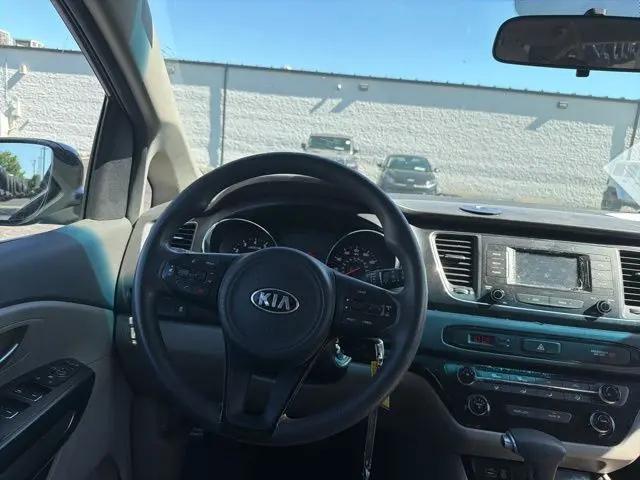 2017 Kia Sedona LX