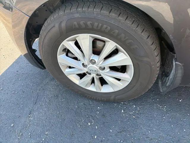 2017 Kia Sedona LX