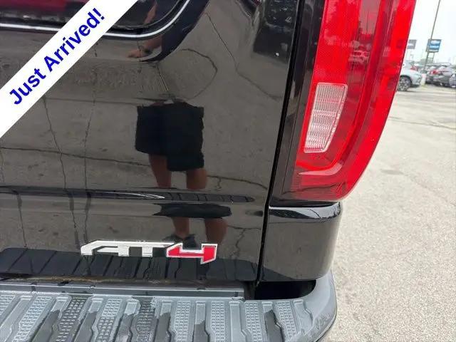 2022 GMC Sierra 1500 Limited 4WD Crew Cab Short Box AT4