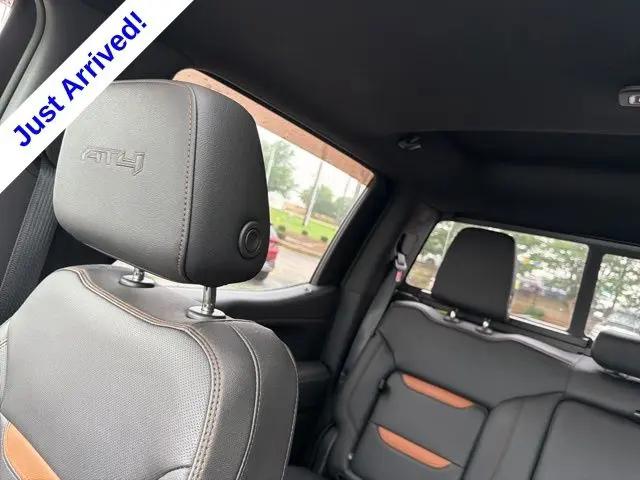 2022 GMC Sierra 1500 Limited 4WD Crew Cab Short Box AT4