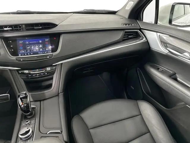 2024 Cadillac XT5 Sport