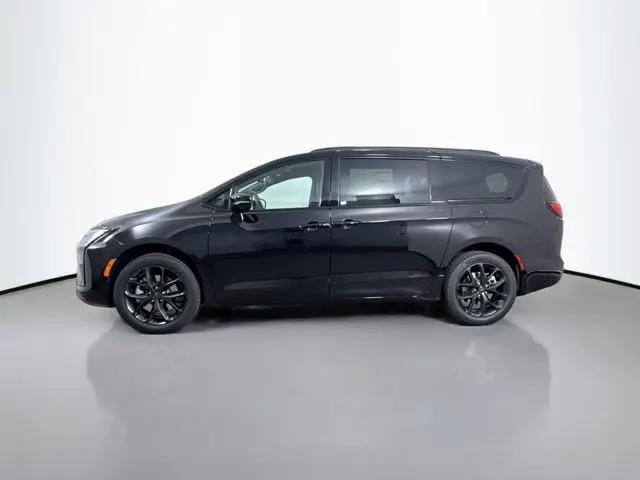 2027 Chrysler Pacifica Limited