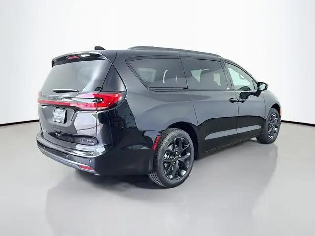 2027 Chrysler Pacifica Limited