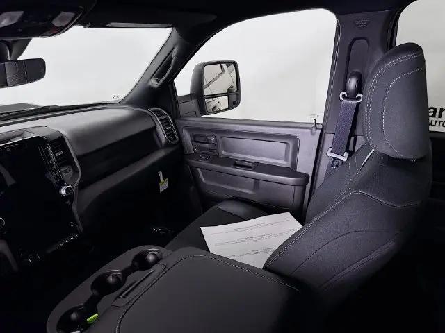 2026 Ram 2500 Black Express Crew Cab 4x4 64 Box