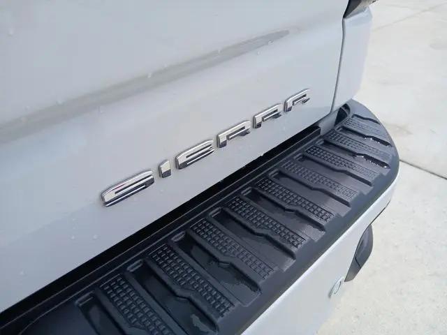 2023 GMC Sierra 1500 4WD Crew Cab Short Box Denali