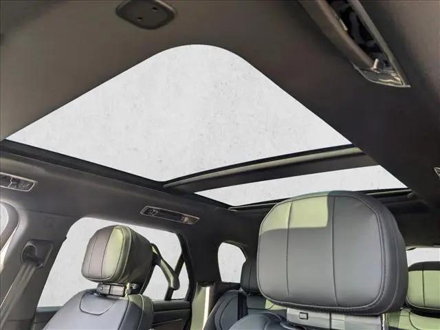2026 Land Rover Range Rover Sport P360 SE