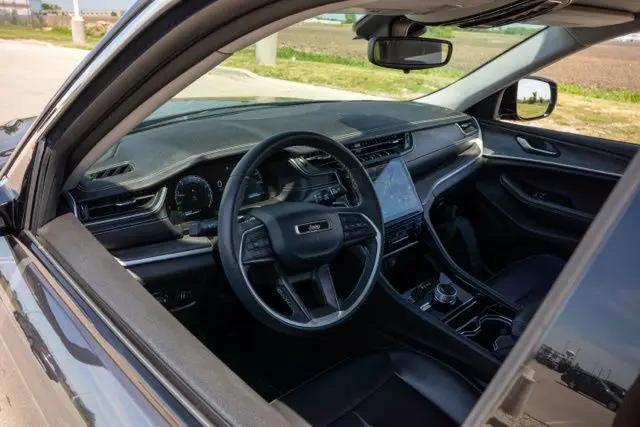2023 Jeep Grand Cherokee L Limited 4x4