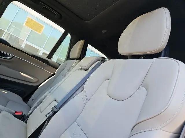 2026 Volvo XC90 Plus, B5 AWD Gas (mild hybrid), Gasoline, Bright, 7 Seats