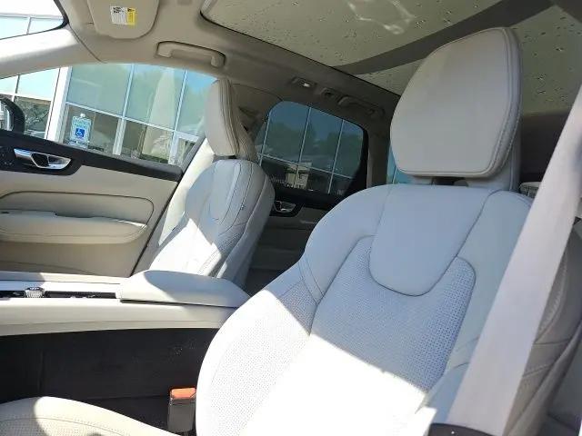 2026 Volvo XC60 Plug-In Hybrid Ultra, T8 AWD Electric/Gasoline, Dark