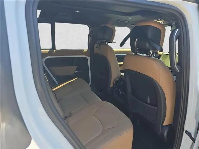 2026 Land Rover Defender P400 X-Dynamic SE