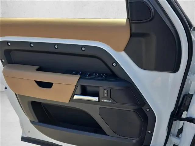 2026 Land Rover Defender P400 X-Dynamic SE