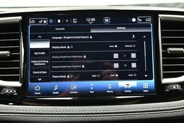 2027 Chrysler Pacifica Select