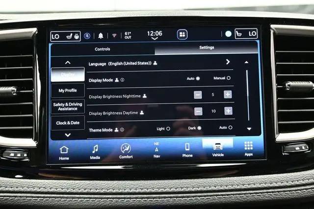 2027 Chrysler Pacifica Select