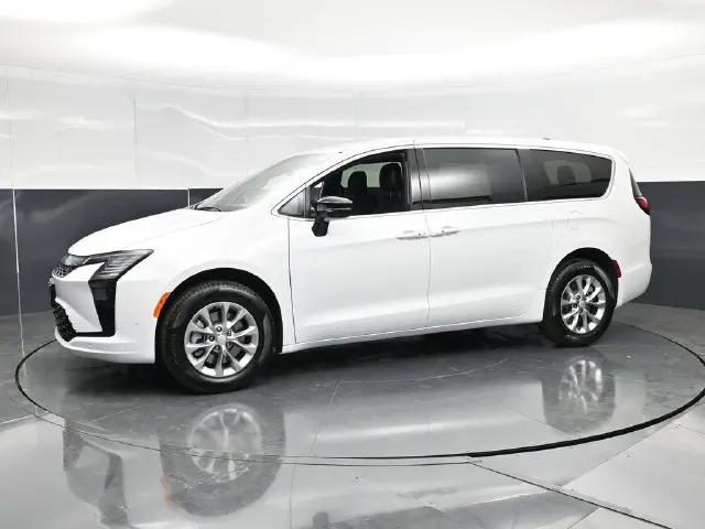 2027 Chrysler Pacifica Select AWD