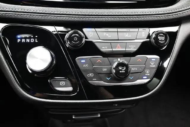2027 Chrysler Pacifica Select AWD