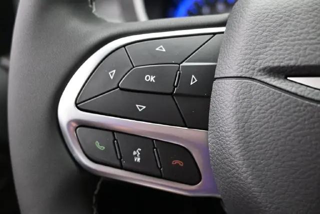2027 Chrysler Pacifica Select AWD