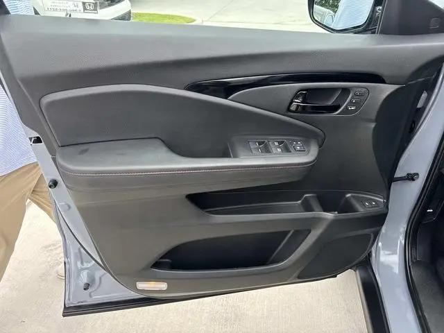 2025 Honda Passport AWD Black
