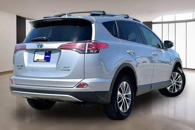 2017 Toyota RAV4 Hybrid XLE