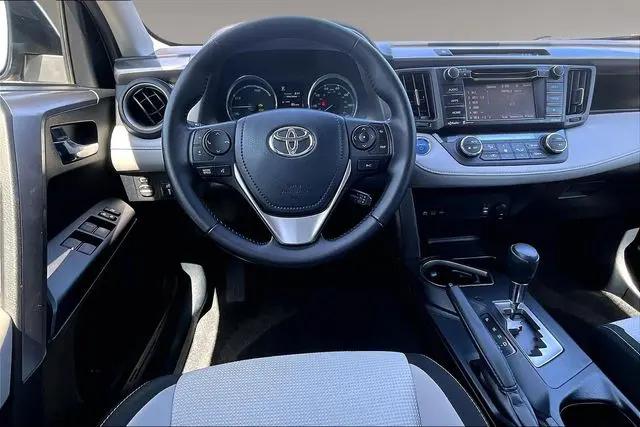 2017 Toyota RAV4 Hybrid XLE