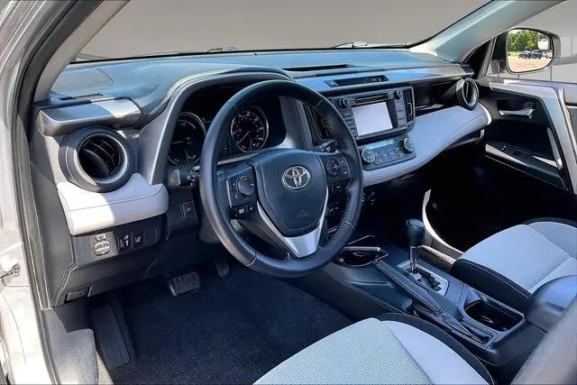 2017 Toyota RAV4 Hybrid XLE
