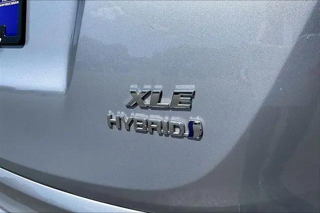 2017 Toyota RAV4 Hybrid XLE