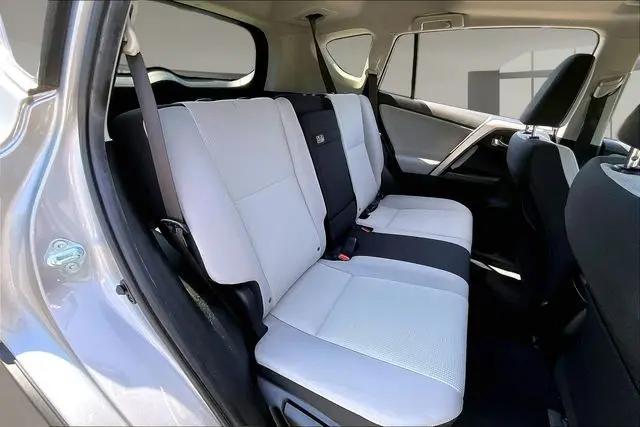 2017 Toyota RAV4 Hybrid XLE