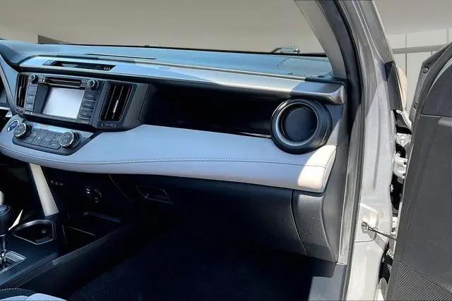 2017 Toyota RAV4 Hybrid XLE