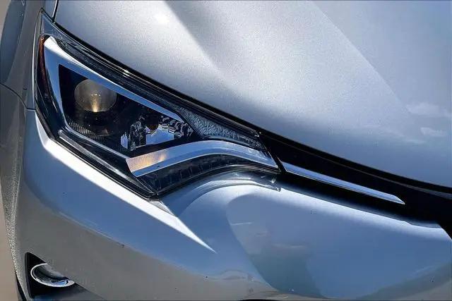 2017 Toyota RAV4 Hybrid XLE